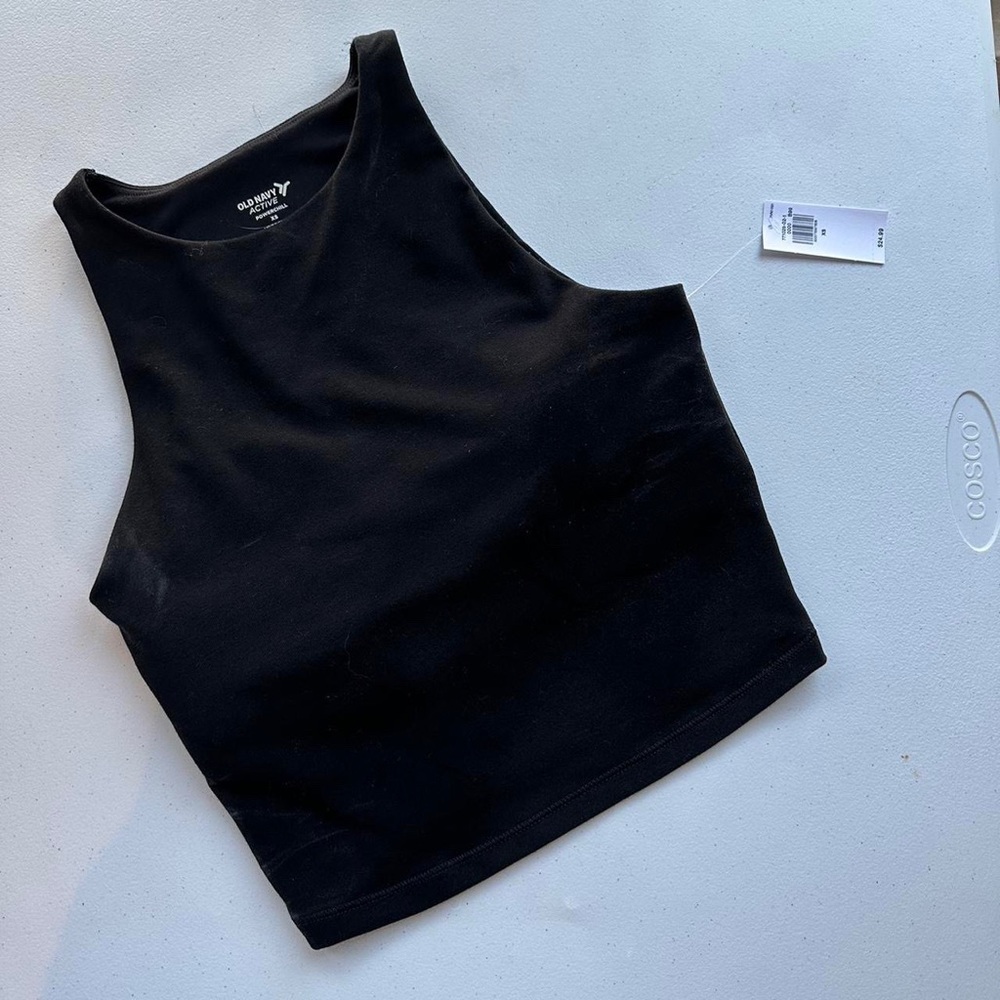 Brand new with tags 
Old Navy Active Tank Top